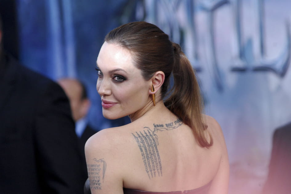 Le tatouage khmer dans le dos d'Angelina Jolie