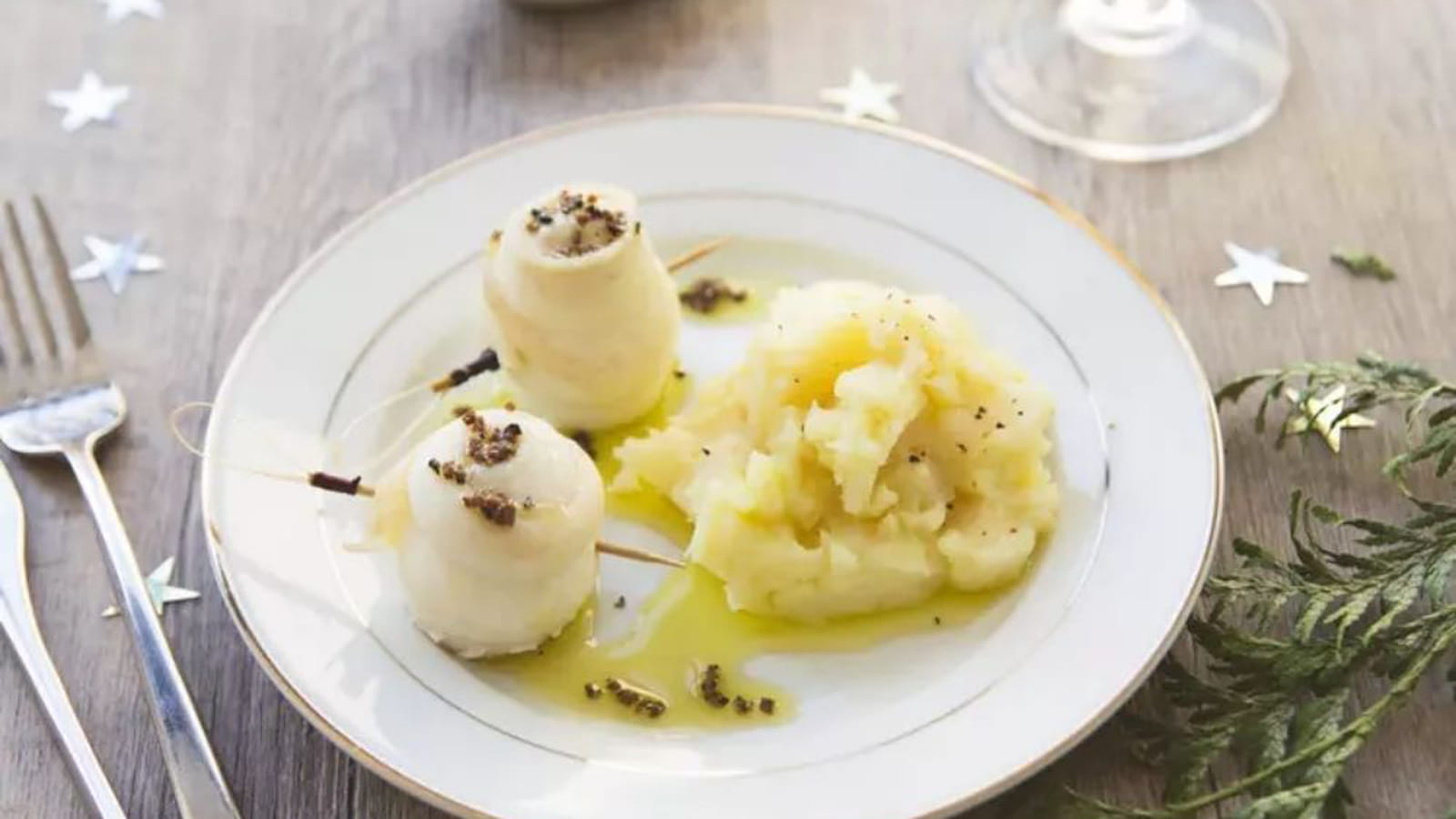 Roulé de sole au poivre purée de céleri et huile à la truffe