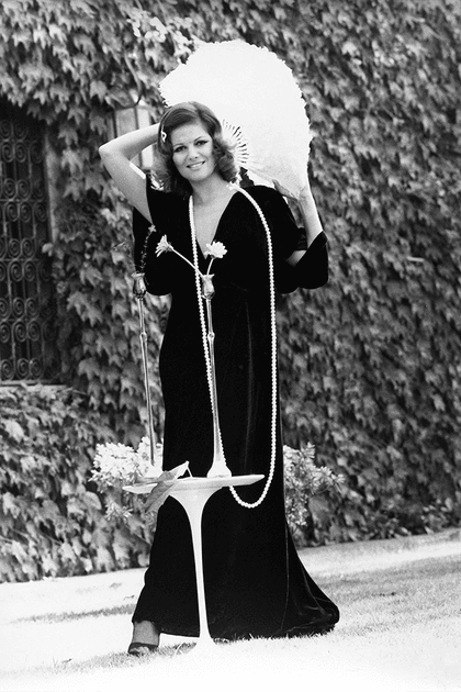 Claudia Cardinale en robe longue noire