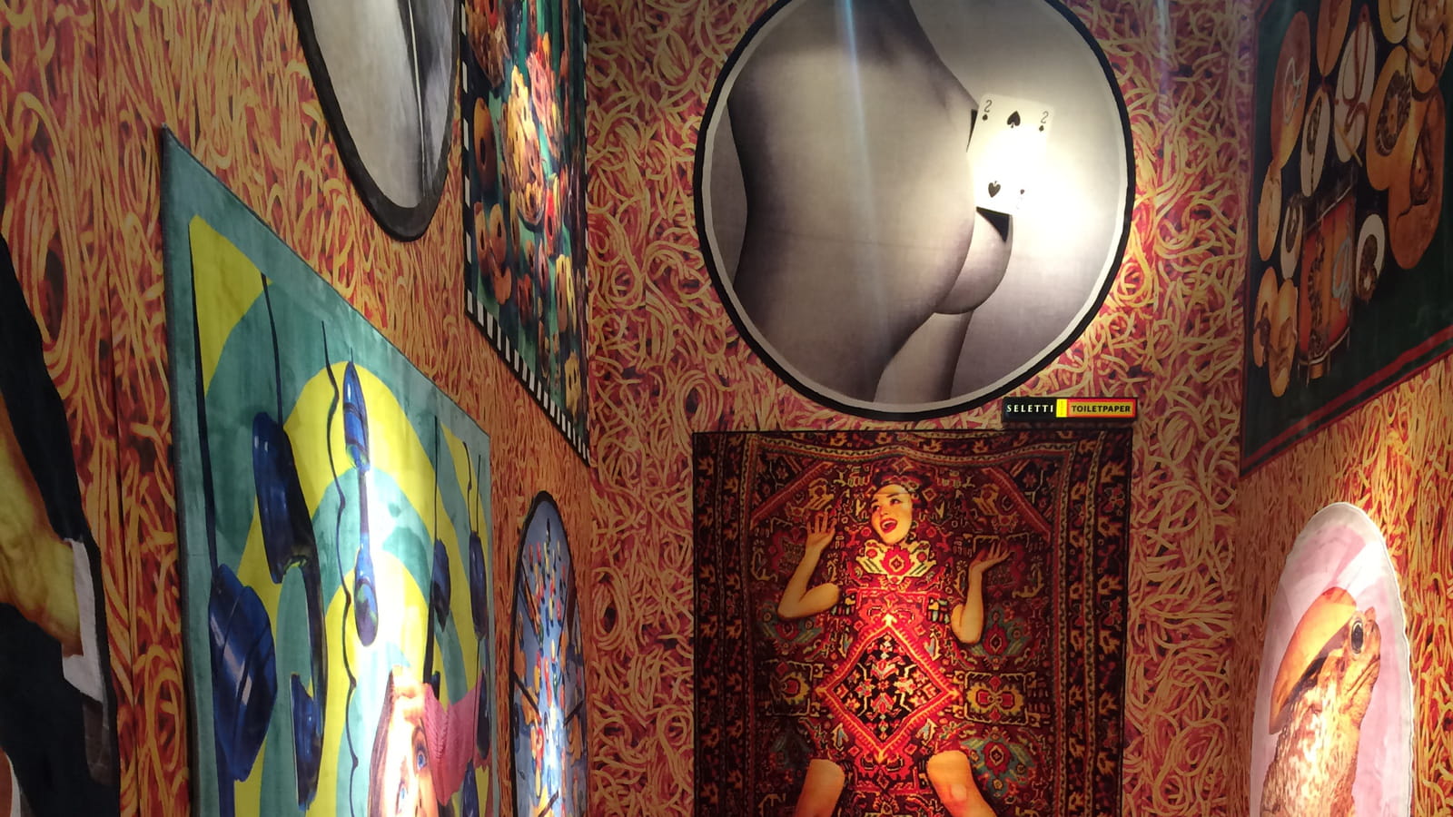 Tapis Seletti X Toiletpaper
