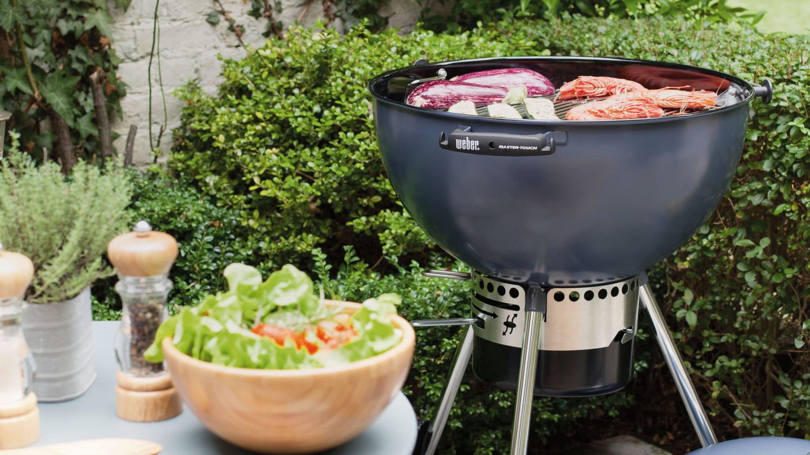 Barbecue à charbon Master Touch GBS Weber