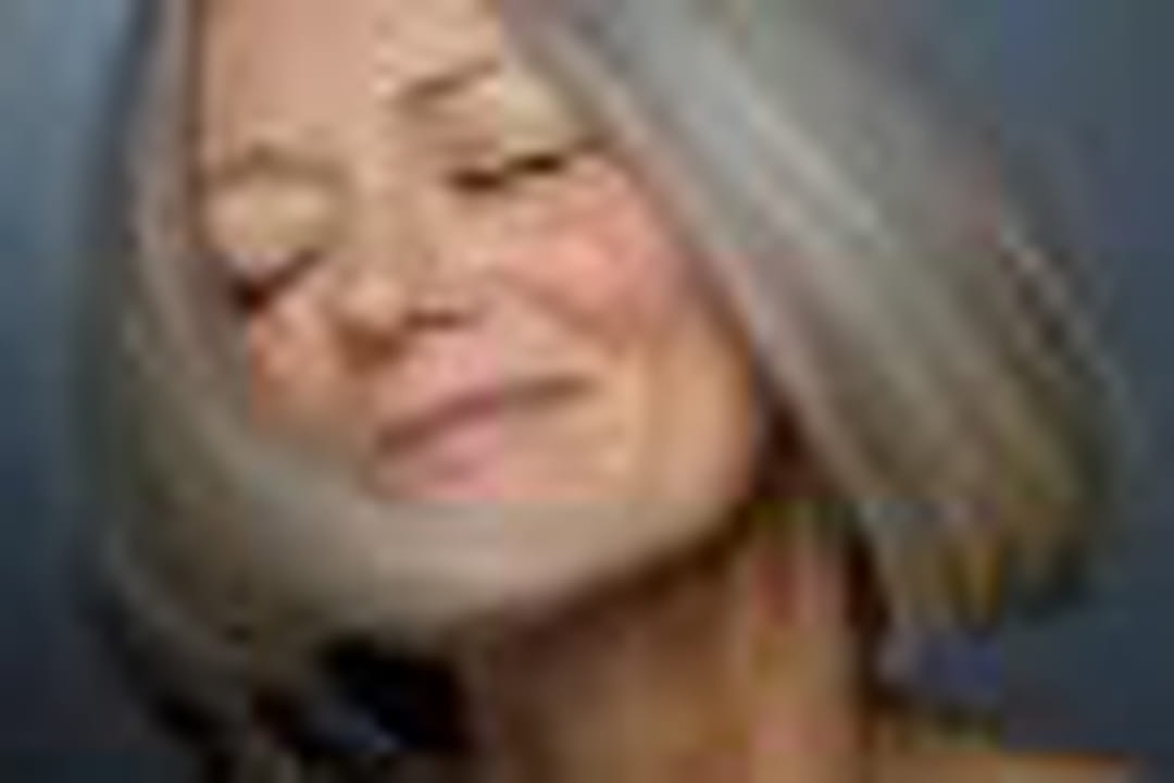 Mes cheveux blancs jaunissent