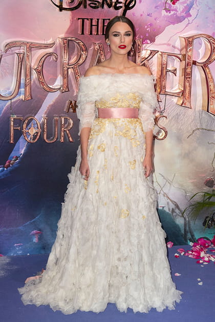 Keira Knightley en robe longue à froufrous