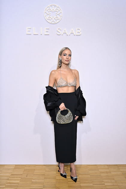 Leonie Hanne au d&eacute;fil&eacute; Elie Saab