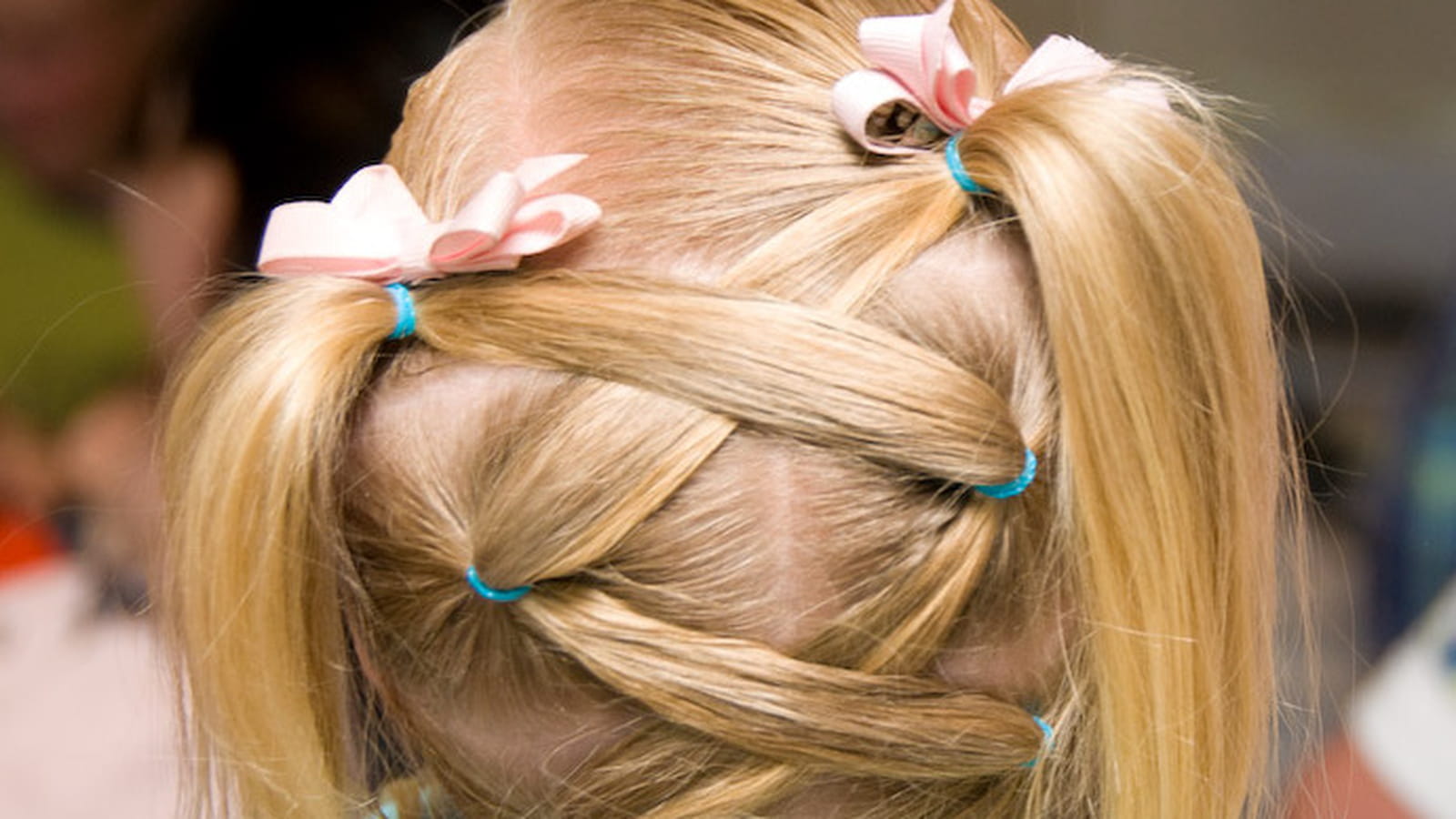 Une coiffure croisée