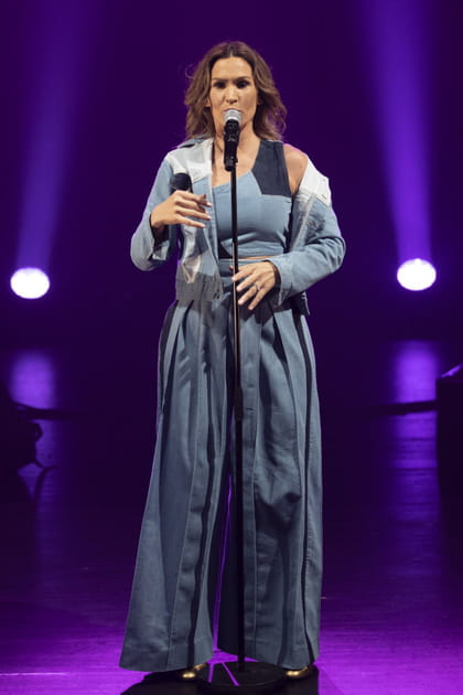 Vitaa en total look denim