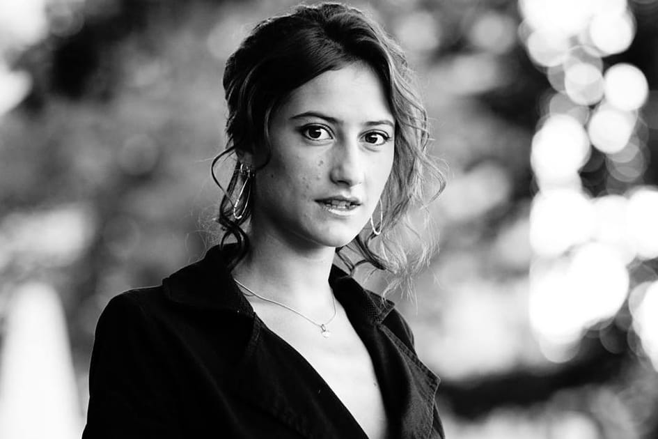 Le chignon coiff&eacute;-d&eacute;coiff&eacute; de Lola Creton