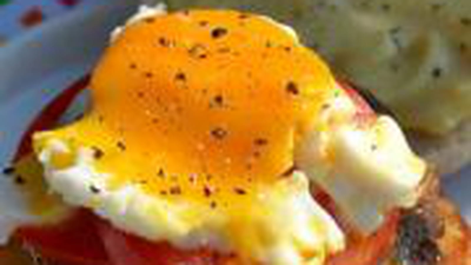 Hamburger australien à l'ananas grillé et oeuf sur le plat