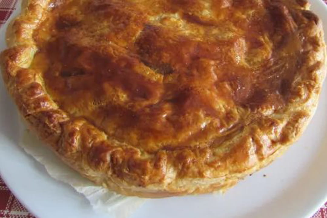 Tourte au confit de canard et pommes de terre