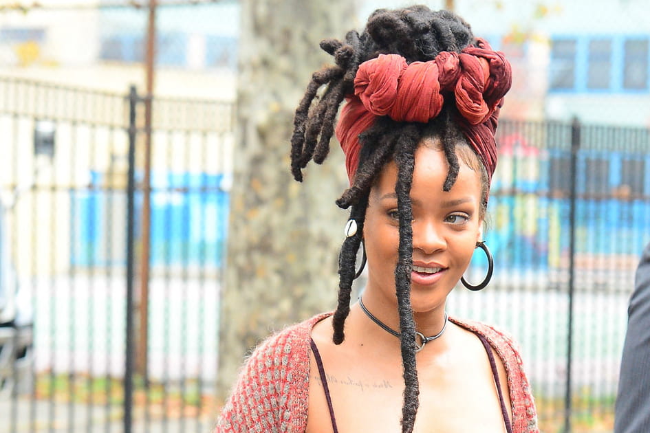 Rihanna, cool avec ses dreadlocks