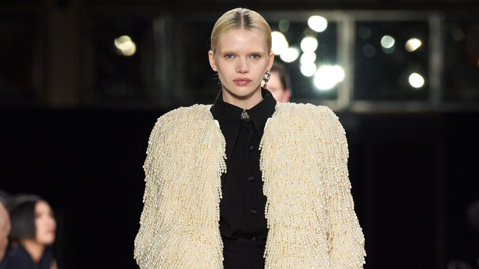 Look 16