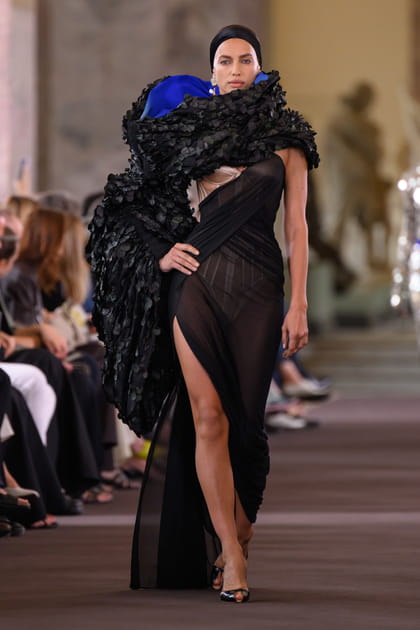 Look 27&nbsp;du d&eacute;fil&eacute; Schiaparelli haute couture automne-hiver 2023-2024