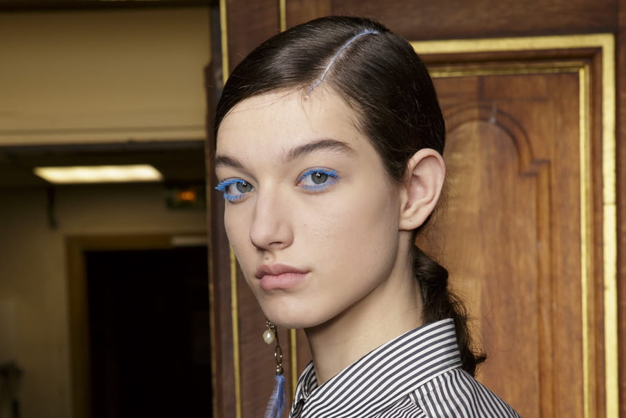 Comment porter le mascara de couleur ?