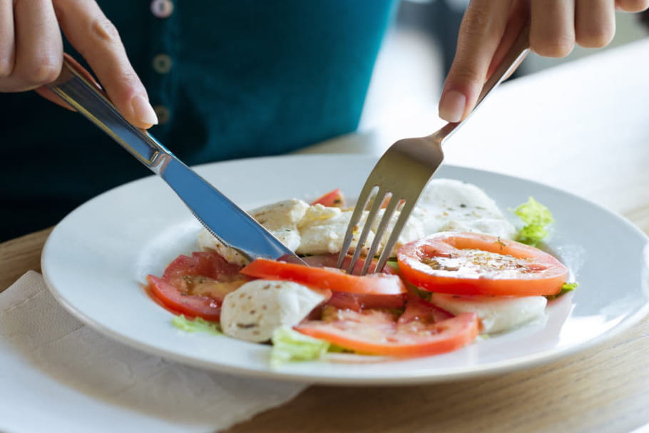 "Après la ménopause, modifier son alimentation limite les risques de cancer du sein"