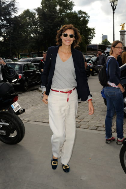 In&egrave;s de la Fressange, tout sourire au d&eacute;fil&eacute; Carven