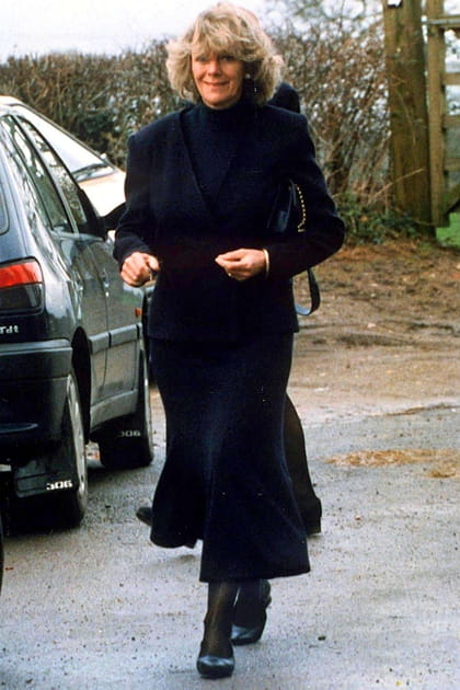 Camilla Parker-Bowles en total look noir