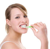 brossez-vous les dents méthodiquement et surtout pas horizontalement pour