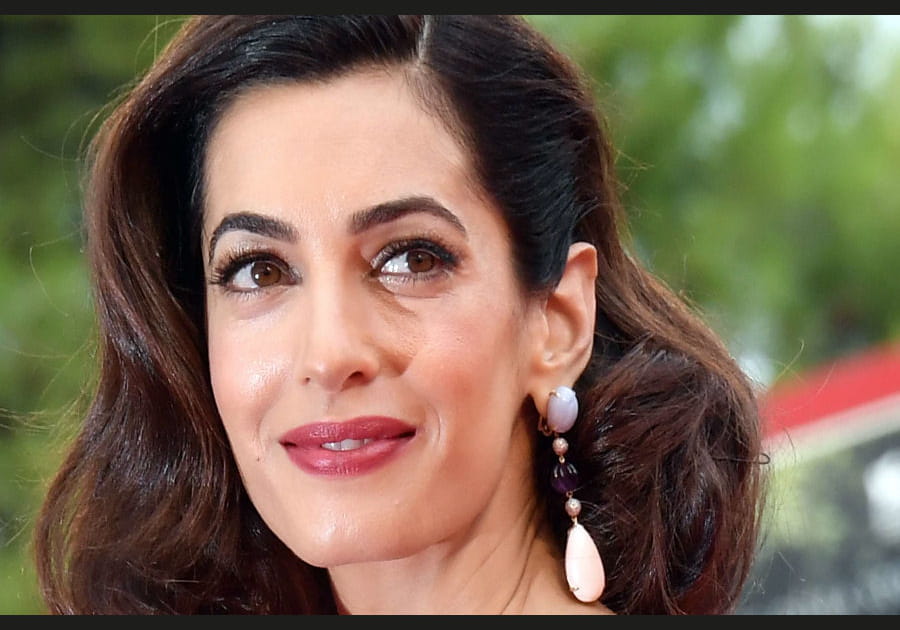 Le look pin-up d'Amal Clooney