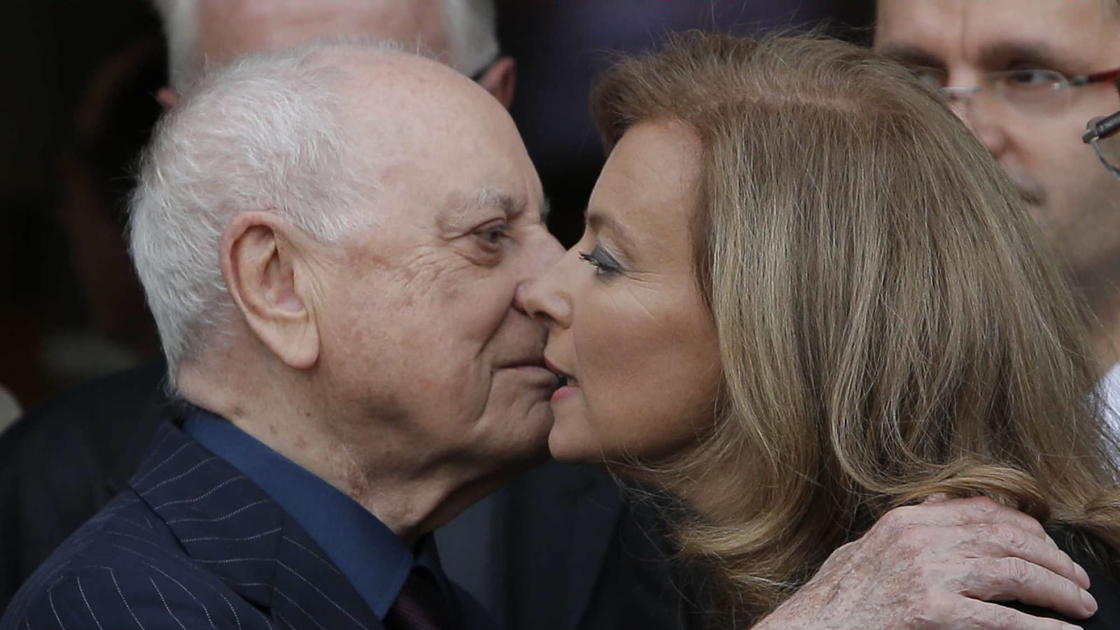 Echange de baiser avec Valérie Trierweiler