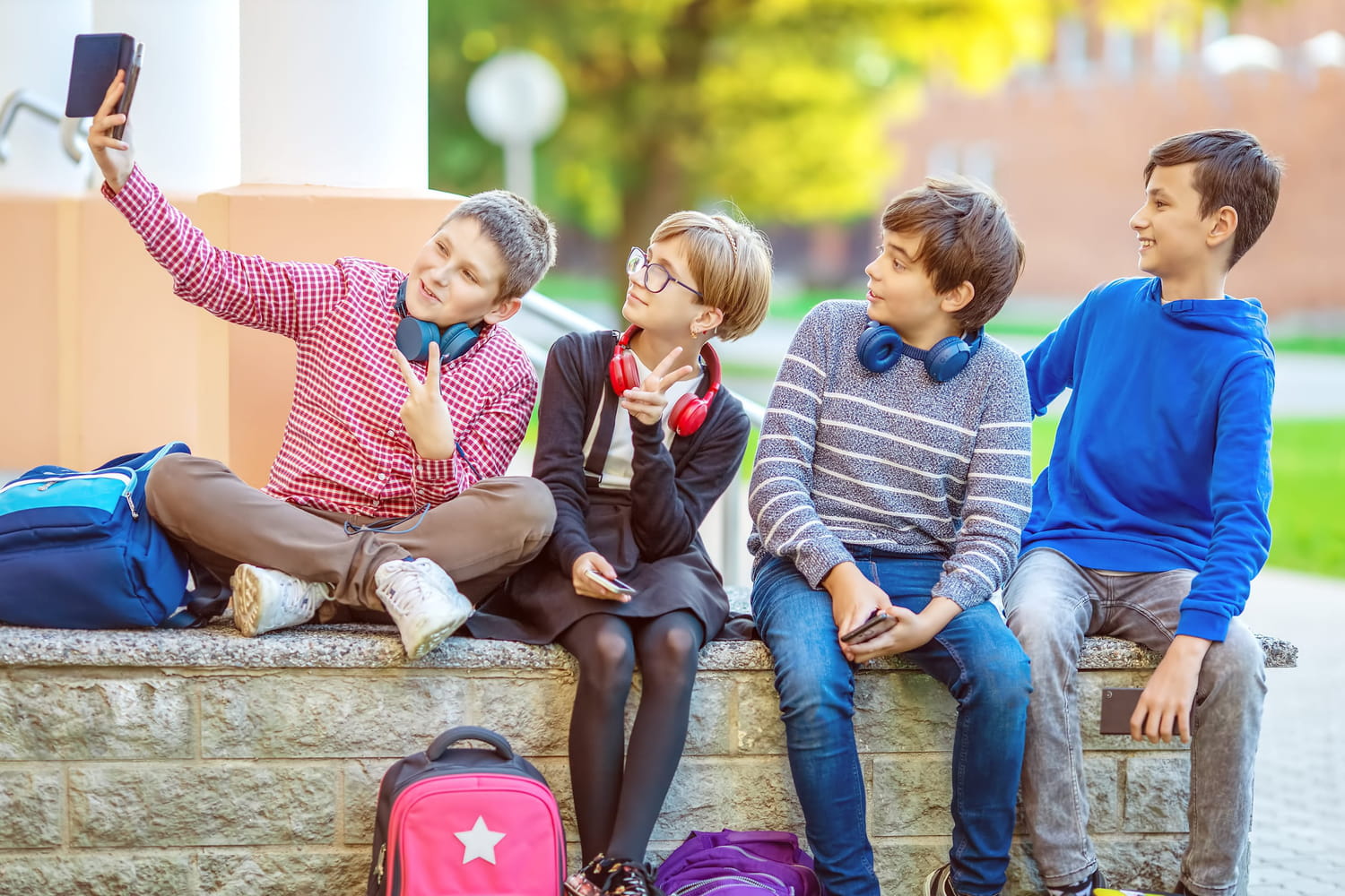 Teens reveal everything they tell themselves in the playground