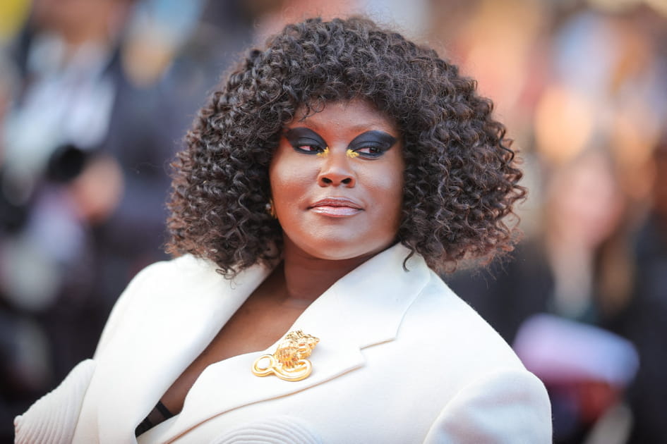 Le maquillage noir et dor&eacute; d'Yseult