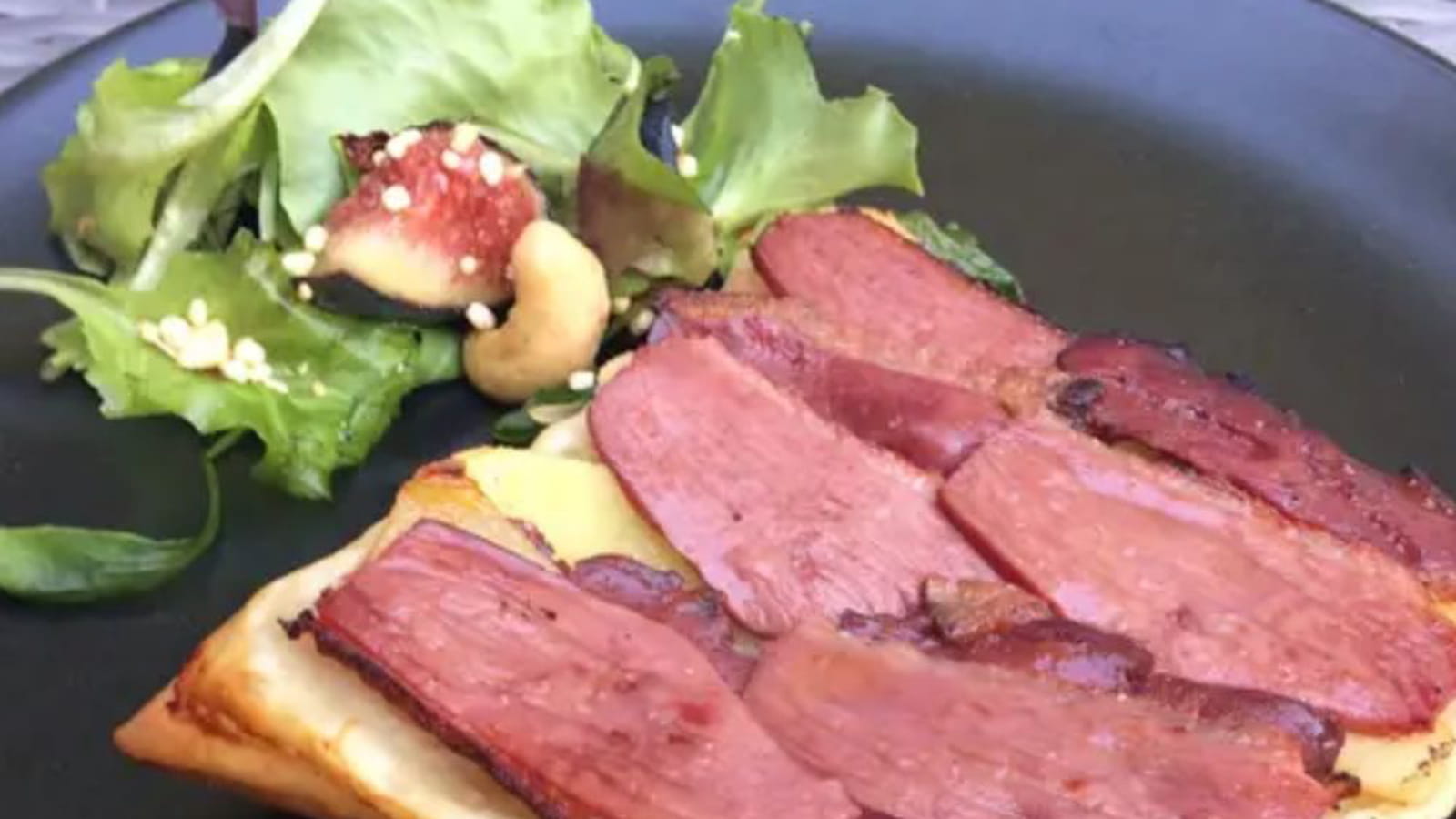 Tartelettes tatins de canard fumé aux pommes