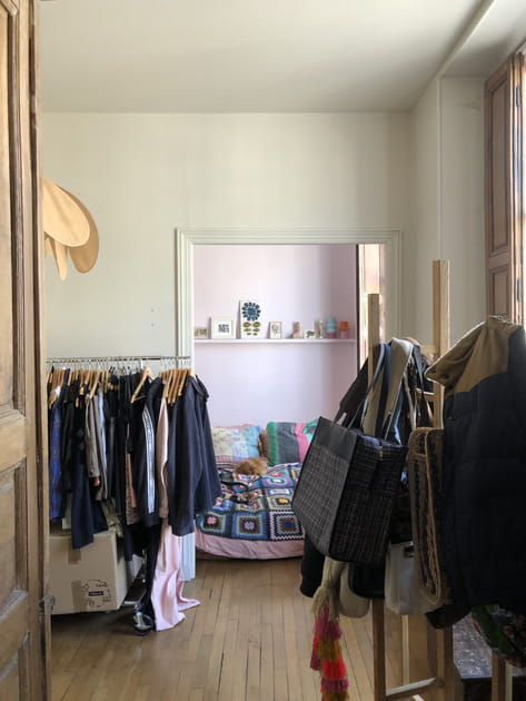 Avant&nbsp;: une chambre dressing en fouillis