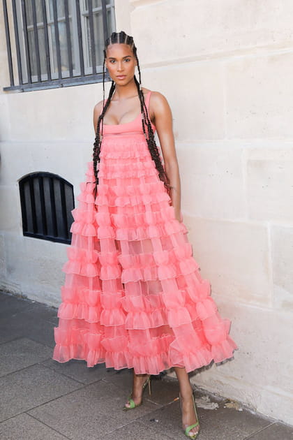 Cindy Bruna au d&eacute;fil&eacute; Giambattista Valli