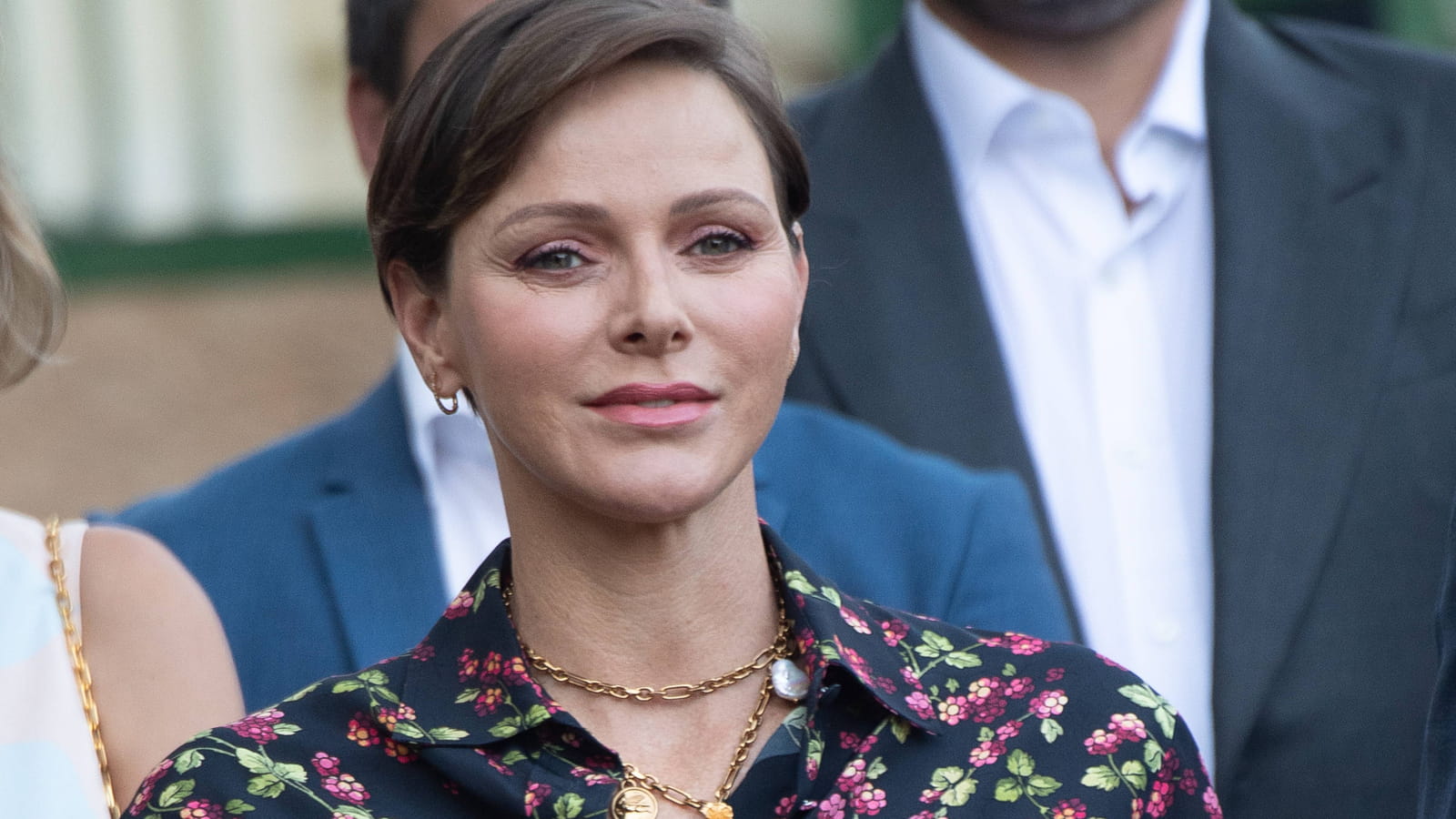 Charlene, élégante 