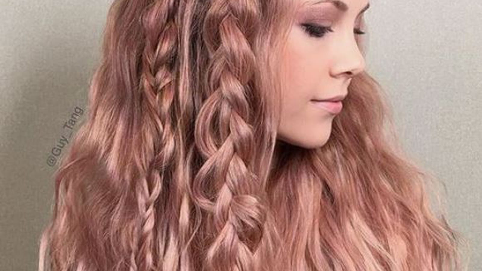 Longueurs XXL et tresses rose gold