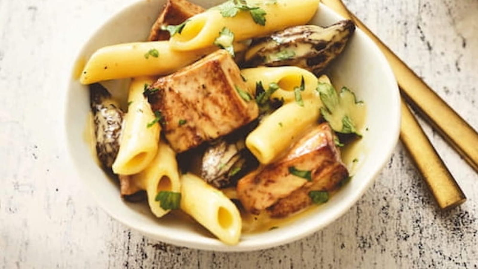 Macaronade au foie gras de canard et aux morilles