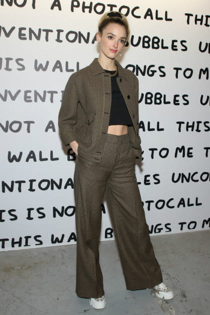 Charlotte Le Bon en ensemble &agrave; carreaux