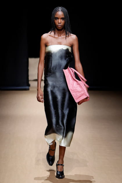 Look 7&nbsp;du d&eacute;fil&eacute; Prada