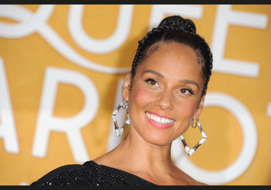 Top&nbsp;: le chignon tress&eacute; d'Alicia Keys