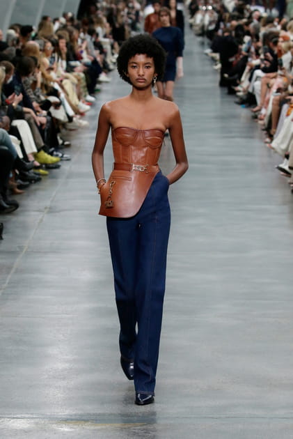 Look 27 du défilé Fendi