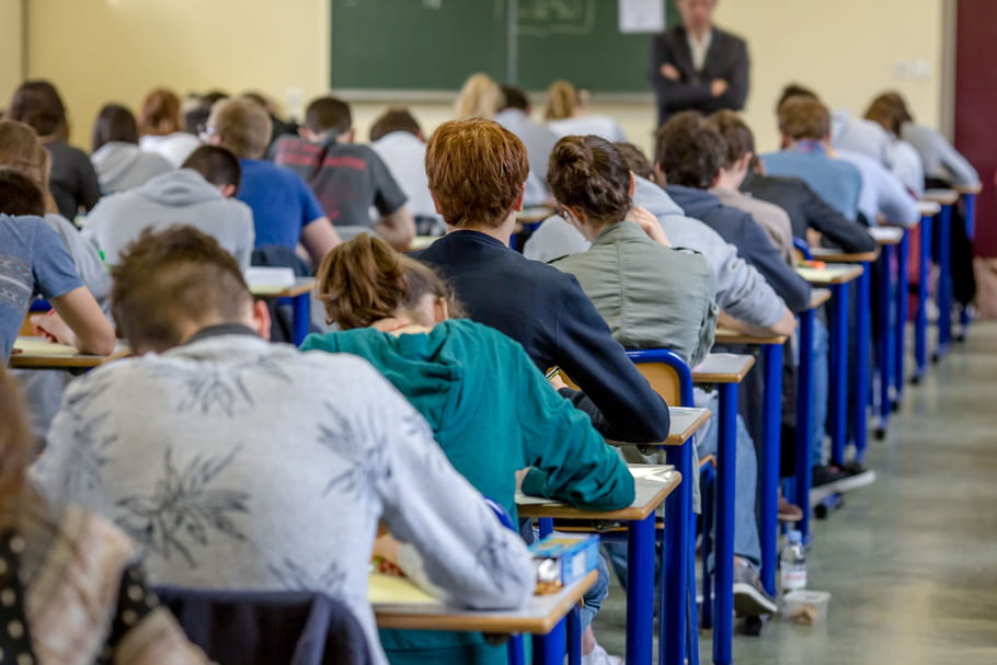Comment gérer le stress des parents lors des résultats du bac ?