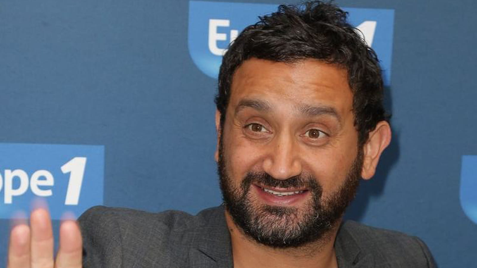 21 : Cyril Hanouna