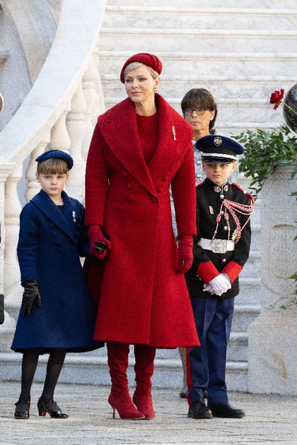Charlène de Monaco en tenue monochrome rouge