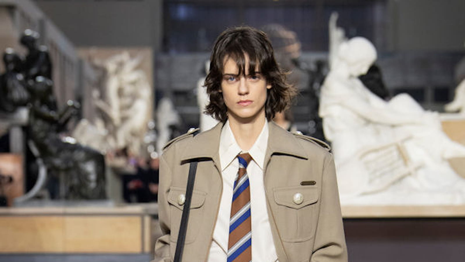 Look 18