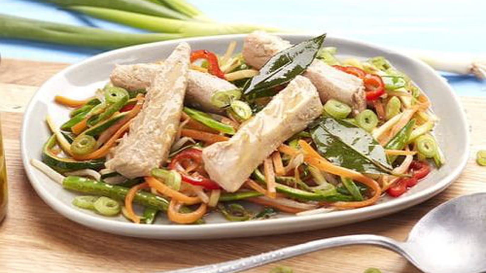 Wok de légumes croquants, soja et filets de thon