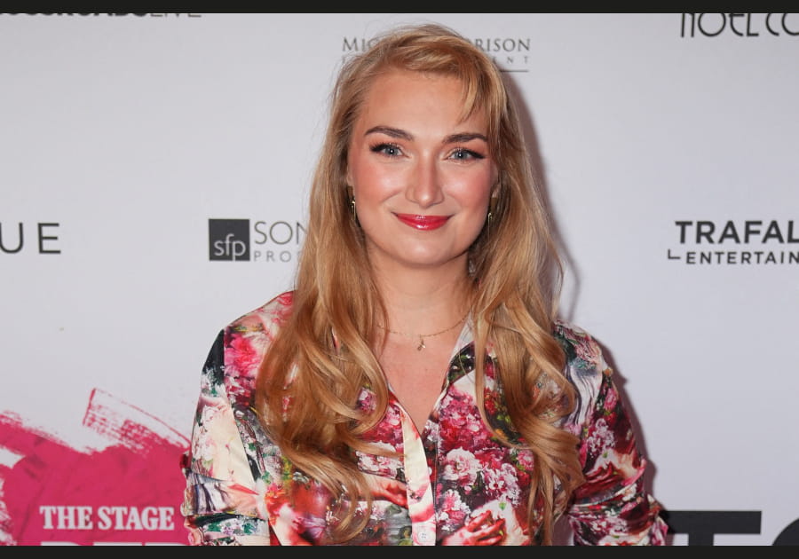 La m&egrave;che sur le c&ocirc;t&eacute; d'Andrea Scott