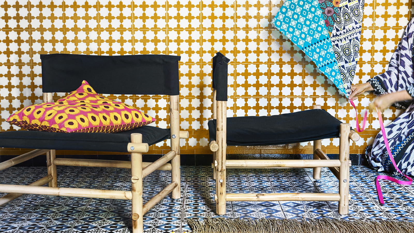 Chaise en rotin et toile