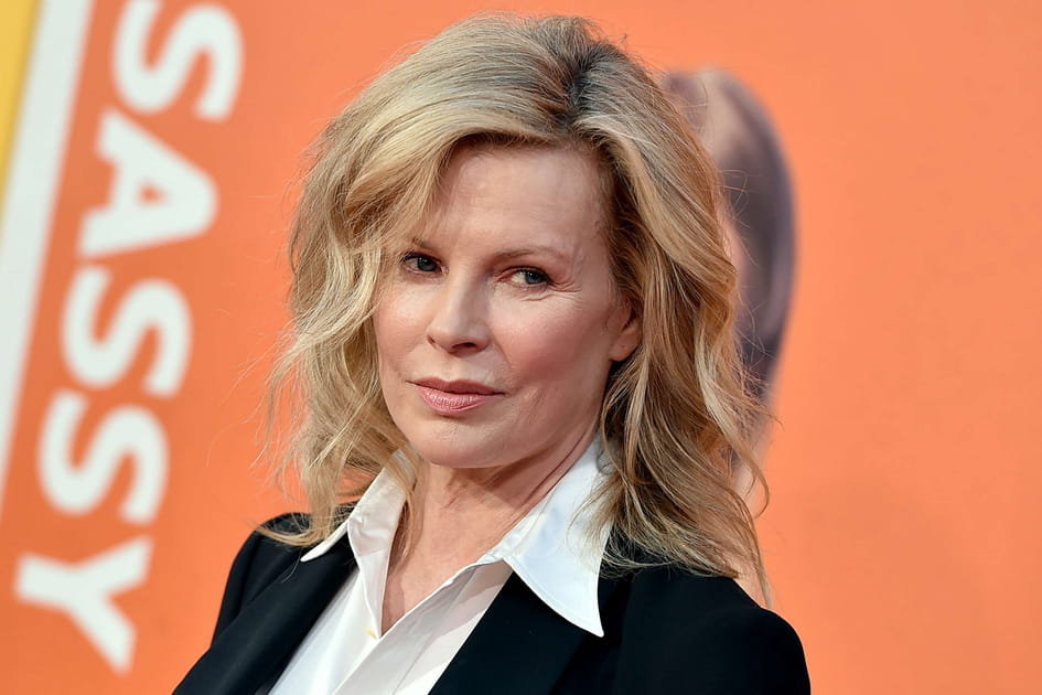 Les ondulations naturelles de Kim Basinger