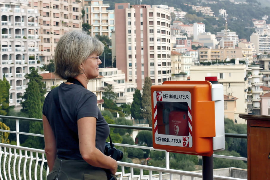Arrêt cardiaque : sauriez-vous comment réagir pour aider une victime ?