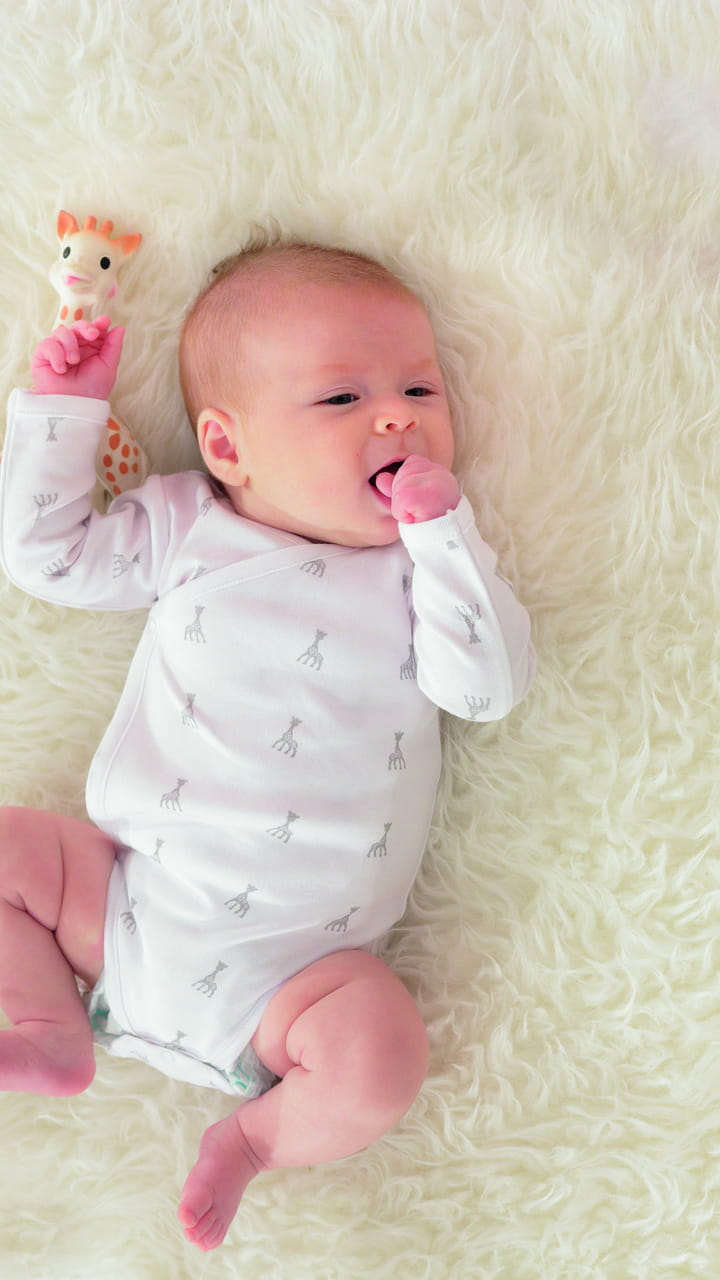 Qui a besoin de cheveux avec un corps comme ce Drôle Garçons Filles Bébé grandir gilet body