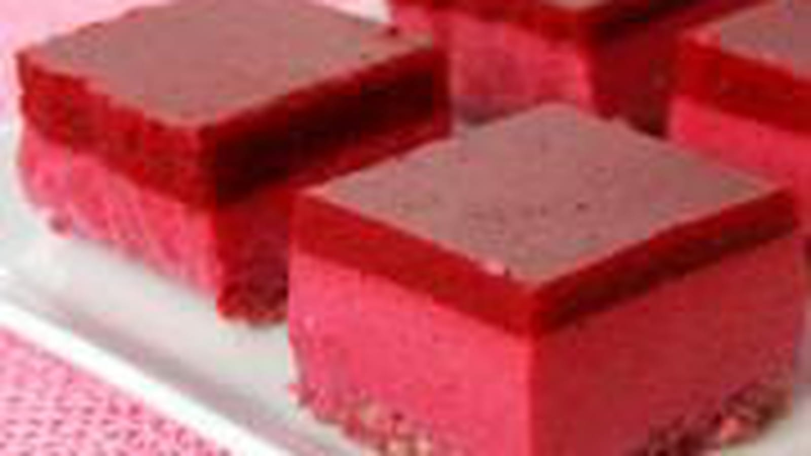 Carrés au yaourt et aux framboises