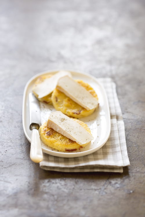 Galette de polenta au reblochon et jambon de Bayonne