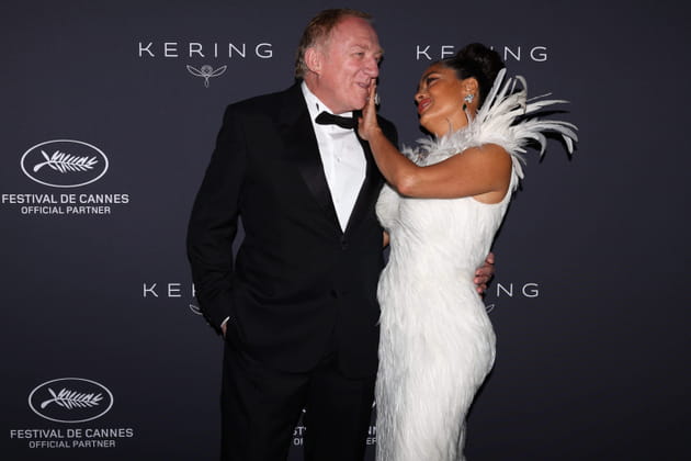 Moment tendresse entre Salma Hayek et Fran&ccedil;ois-Henri Pinault &agrave; Cannes
