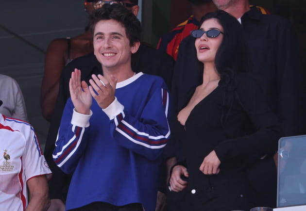 Timothée Chalamet tout sourire avec sa chérie Kylie Jenner lors de la finale