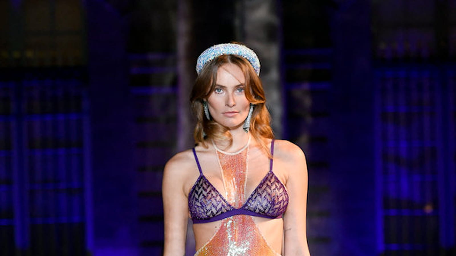 Look lingerie violette